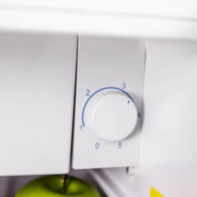 Avanti Recessed Door Handle Refrigerator, 1.6 Cu. Ft., White (RM16T0W)