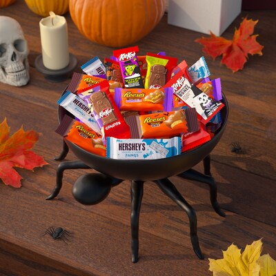 Hershey's, Kit Kat and Reese's Assorted Chocolate Candy Variety Bag, 52.63 oz., 95 Pieces (34000-94707)