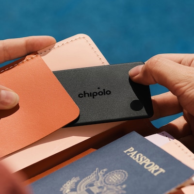 Chipolo CARD Bluetooth Tracker, Charcoal (RRF.0000001)