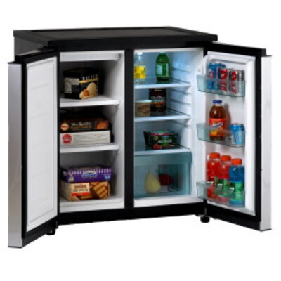 Avanti Auto Defrost Refrigerator w/Freezer, 5.5 Cu. Ft., Black/Stainless Steel (RMS551SS)