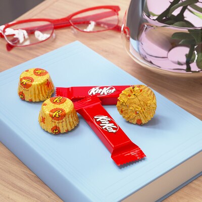 Hershey's Kit Kat & Reese's Miniatures Assorted Milk Chocolate Candy Party Pack, 24.8 oz. (HEC45728)
