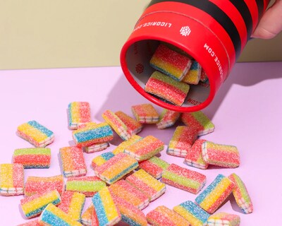 Licorice Tube - Strawberry Sour Twists