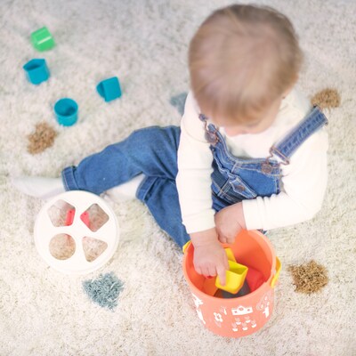 MINILAND Feel to Learn: Shape Sorting Bucket, Salmon, 18 Pieces/Set (MLE97342)