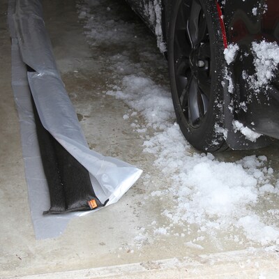 Quick Dam Water Flood Barrier, 3.5" x 17' (QD617-1)