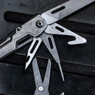 SOG PowerPint 18-in-1 Mini Multi-Tool (SOG-PP1001-CP)