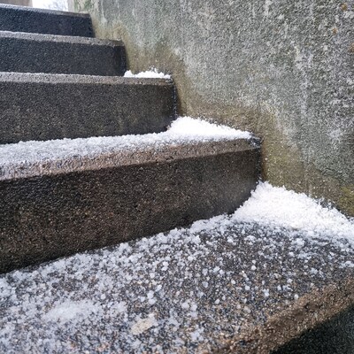 Snow Joe Pellets of Fire Ice Melt Pellets, 50 lb. Bag (CP50)