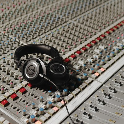 Audio-Technica M-Series Over-Ear Professional Monitor Headphones, Black (ATH-M50X)