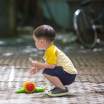 Plan Toys Wooden Pull Along Toy Snail, Green (PTS5108)