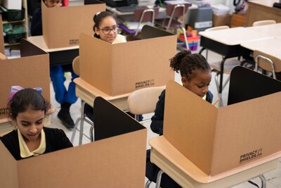 Classroom Products Foldable Cardboard Freestanding Privacy Shield, 13"H x 20"W, Black/Kraft, 40/Box (1340 BK)