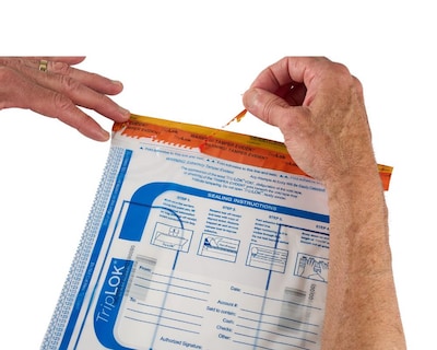 TripLok Series A Deposit Bags, Clear, 100/Pack (585028)