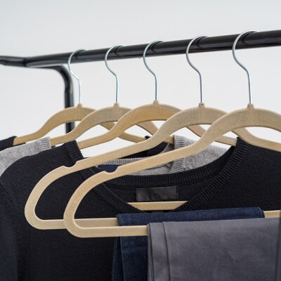Iris 8.88" x 6.75" Garment Rack, Black Metal (596277)