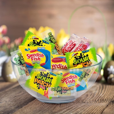 Sour Patch Kids & Swedish Fish Gummy Candy Variety Pack, 37.92 oz., 140 Pieces (MOZ01115)