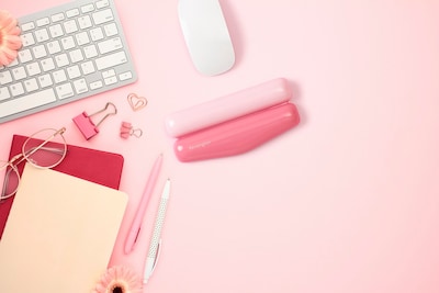 Kensington Duo Gel Non-Skid Gaming Wrist Rests, Pink (K62826WW)