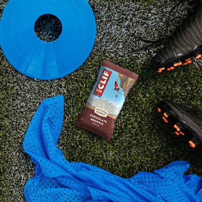Clif Bar Clif Chocolate Brownie Bar, 2.4 oz., 12 Bars/Box (CCC50180)