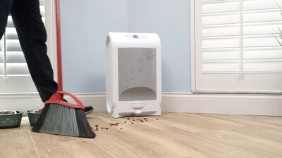 EyeVac Pet Touchless Canister Vacuum, Bagless, White (EVPETPW)
