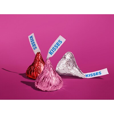 HERSHEY'S KISSES Milk Chocolate Valentine's Candy Family Bag, 17 oz (HEC12504)
