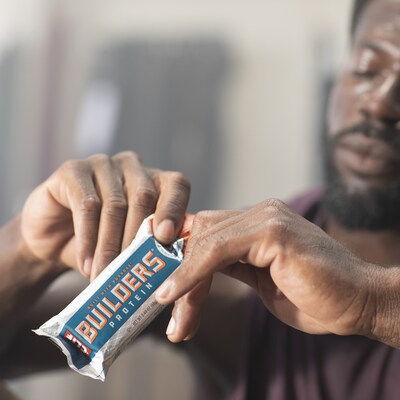 Clif Builder's Chocolate Peanut Butter Protein Bar, 2.4 oz., 12 Bars/Box (CCC160041)