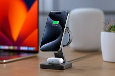 LAX White Vertical MagSafe 3in1 Charging Stand, Black (MG3IN1STB)