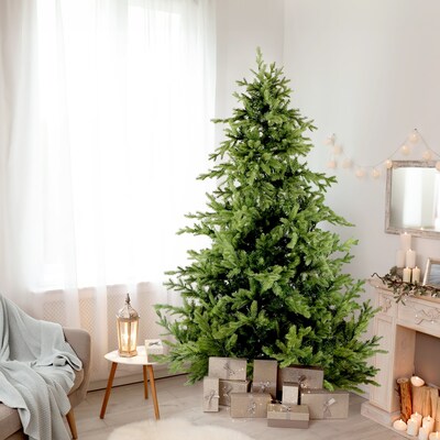 Fraser Hill Farm 7.5' Woodside Pine Artificial Christmas Tree (FFWS075-0GR)