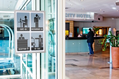 Durable Duraframe Sign Holder, 8.5" x 11", Wall Mounted, Gray/Silver, 2/Pack (476823)