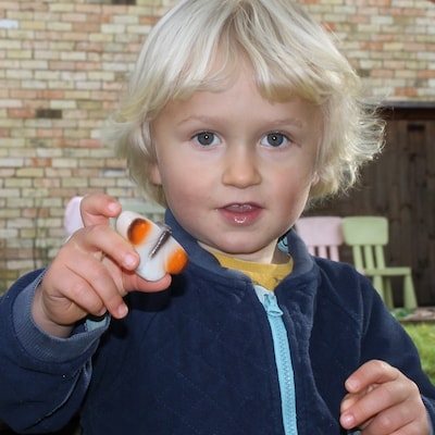 Yellow Door Sensory Butterfly Play Stones, Multicolored, 8 Pieces/Set (YUS1220)
