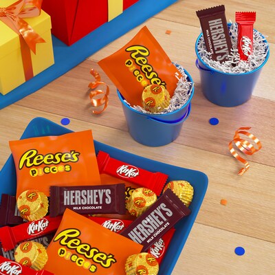 Hershey's Kit Kat & Reese's Miniatures Assorted Chocolate Candy Party Pack, 24.8 oz. (246-00013)