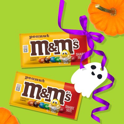 M&M's Halloween Share Size Peanut Milk Chocolate Candy Pieces, 3.27 oz., 24 Bags/Box (MMM04432)