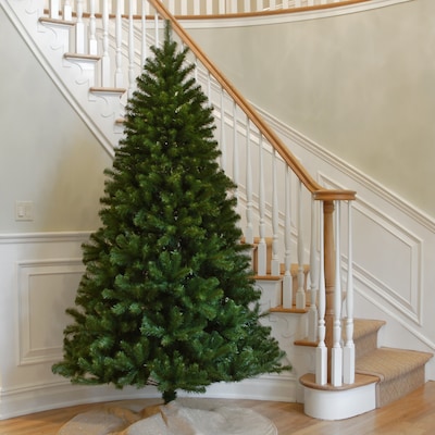 National Tree Company North Valley Spruce Artificial Christmas Tree (NRV7-500-70)