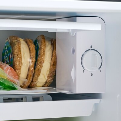 Igloo Refrigerator with Freezer, 3.2 Cu. Ft., White (IRF32WH6A)