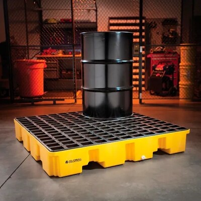 Global Industrial 4 Drum Low Profile Spill Containment Pallet w/ Drain (989073)