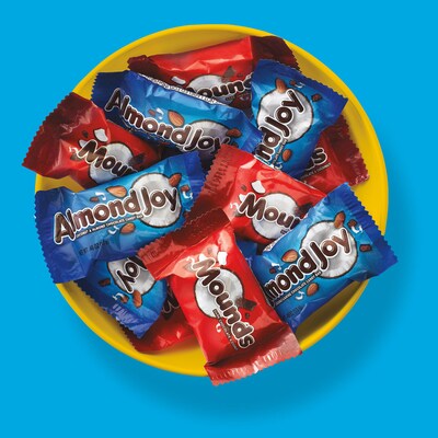 ALMOND JOY & MOUNDS Assorted Flavored Candy Party Pack, 32.1 oz (HEC99981)