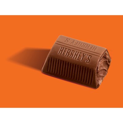 HERSHEY'S NUGGETS Pumpkin Spice Latte Flavored Milk Chocolate Pieces, 8 oz. (HEC45817)