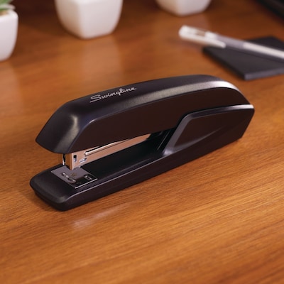 Swingline 545 Desktop Stapler, 20-Sheet Capacity, Black (54501)