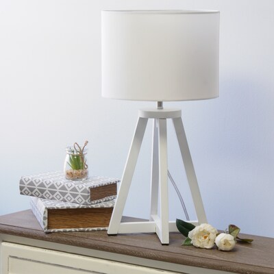 Simple Designs Interlocked Triangular White Wood Table Lamp with White Fabric Shade (LT1069-WOW)