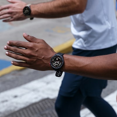 Cubitt AURA Pro 2 Smartwatch, GPS, 37.5mm, Aluminum Case, Black, Silicone Band (CT-AURAP2-1)