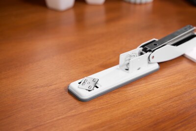Swingline Cub Reduced-Effort Desktop Stapler, 20-Sheet Capacity, Arctic White (S701067)