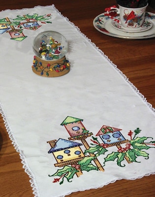 Fairway 27027 White 42 x 15 Stamped Lace Edge Table Runner, Birdhouse