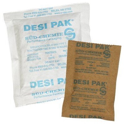 Tyvek® Clay Desiccants, 1 1/2 x 3 1/4 x 1/4, 5 Gallon Pail, 550/Case