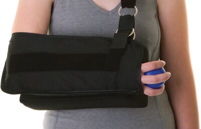 Medline Shoulder Immobilizers with Abduction Pillow, Small, D-ring Closure