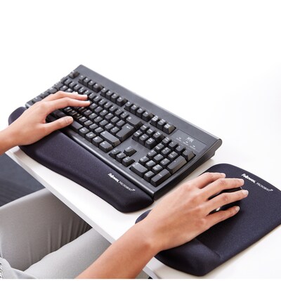 Fellowes PlushTouch Foam Non-Skid Mouse Pad/Wrist Rest Combo, Black (9252001)