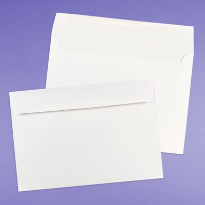 JAM Paper Booklet Envelope, 7" x 10", White, 50/Pack (5528H)