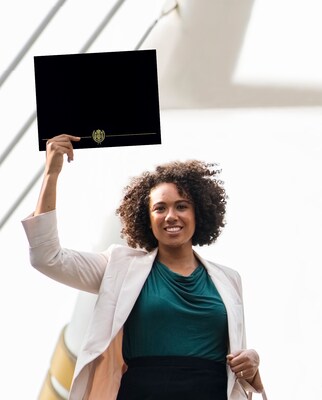 Great Papers Classic Crest Certificate Holders, 9.34" x 12", Black/Gold, 50/Pack (903117PK10)
