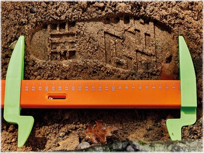 Learning Resources 5-in-1 Outdoor Measure-Mate, 2.2" x 14.4" x 13.6", Multicolor (LER0430)