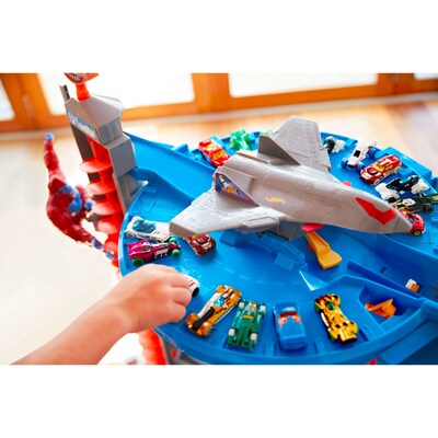 Mattel Hot Wheels Super Ultimate Garage Play Set 4 Cars and 1 Jet Plane, Blue (FML03)