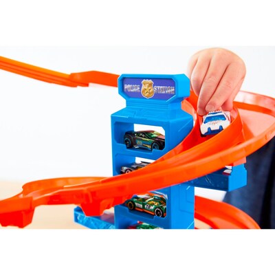 Mattel Hot Wheels Super Ultimate Garage Play Set 4 Cars and 1 Jet Plane, Blue (FML03)