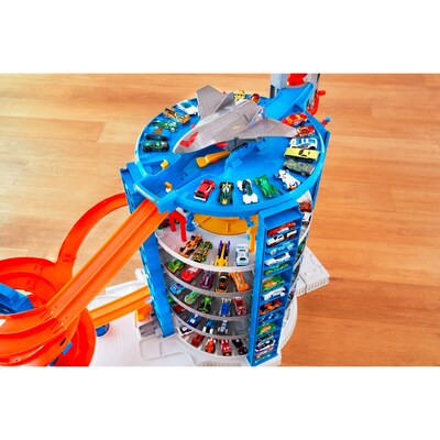 Mattel Hot Wheels Super Ultimate Garage Play Set 4 Cars and 1 Jet Plane, Blue (FML03)