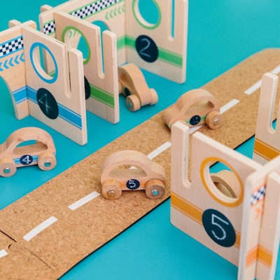 The Freckled Frog Happy Architect Wooden Play Set, Raceway, Set of 25 (CTUFF435)