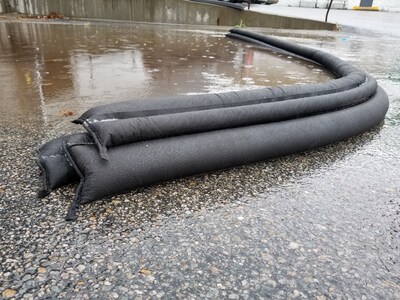 Quick Dam Grab & Go Flood Barrier, 60", Up to 4.25 Gal., 10/Box (QDGG5-10)
