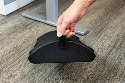 3M™ Foot Rest for Standing Desks, Use to Sit or Stand, Safety-Walk™ Slip-Resistant Surface (FR200B)
