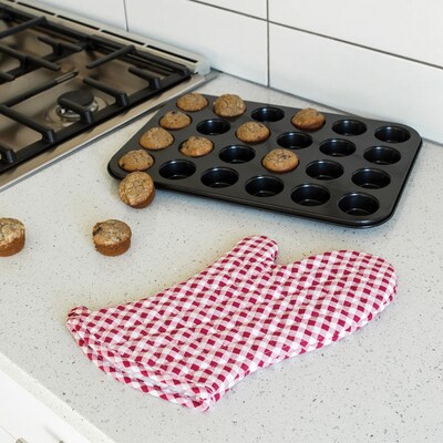 Better Houseware Gingham Pot and Oven Mitt, Red, (1584/R)